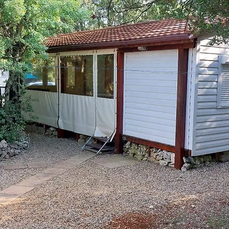 Mobile Style Maisonnette De Vacance * Méjannes-le-Clap